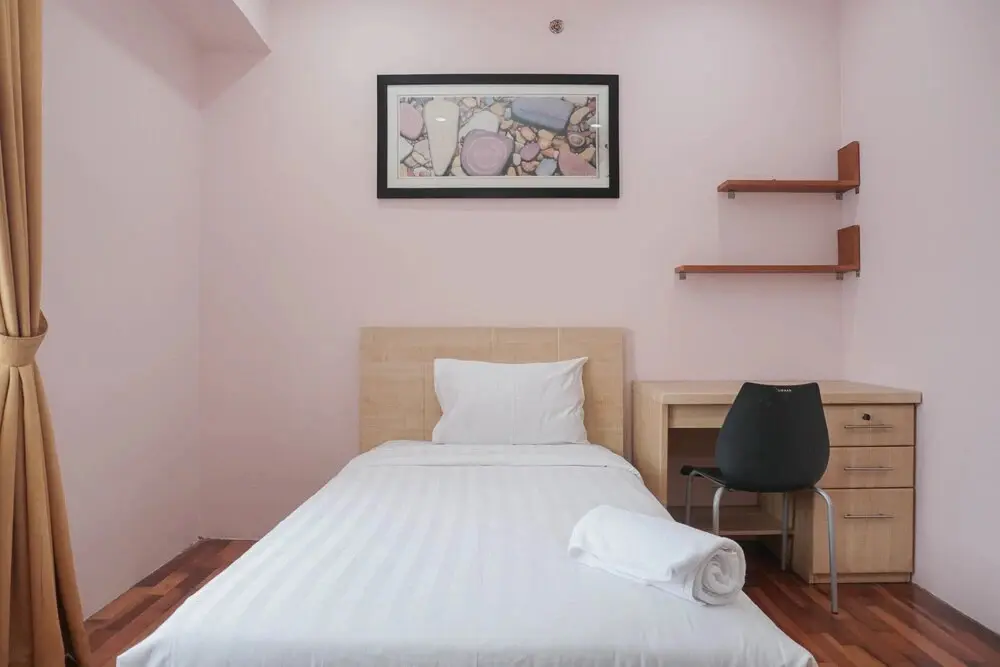 Джакарта: Homey and Modern with City View 2BR Poins Square Apartment