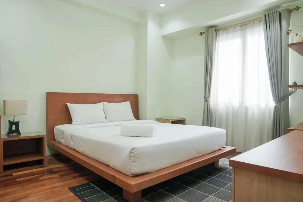 Джакарта: Homey and Modern with City View 2BR Poins Square Apartment