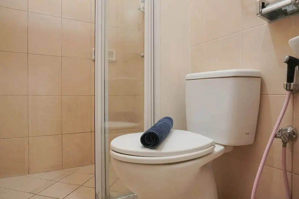 Джакарта: Homey and Modern with City View 2BR Poins Square Apartment