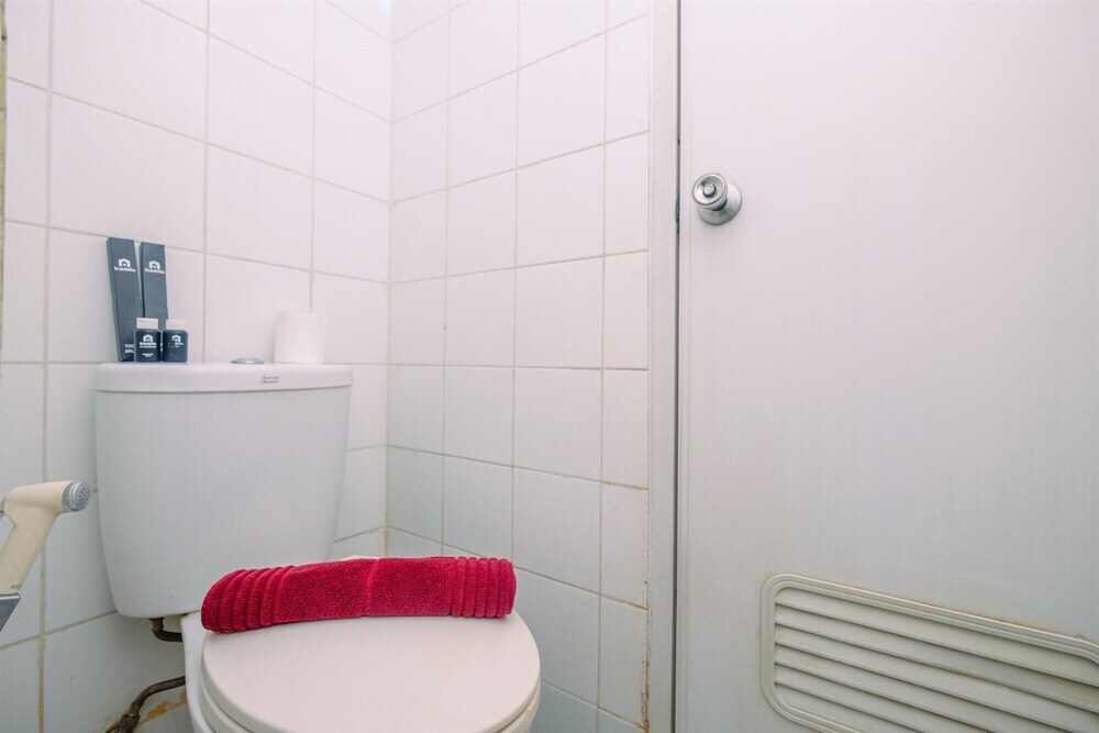 Джакарта: Fully Furnished with Comfortable Design 2BR Apartment Sentra Timur Residence