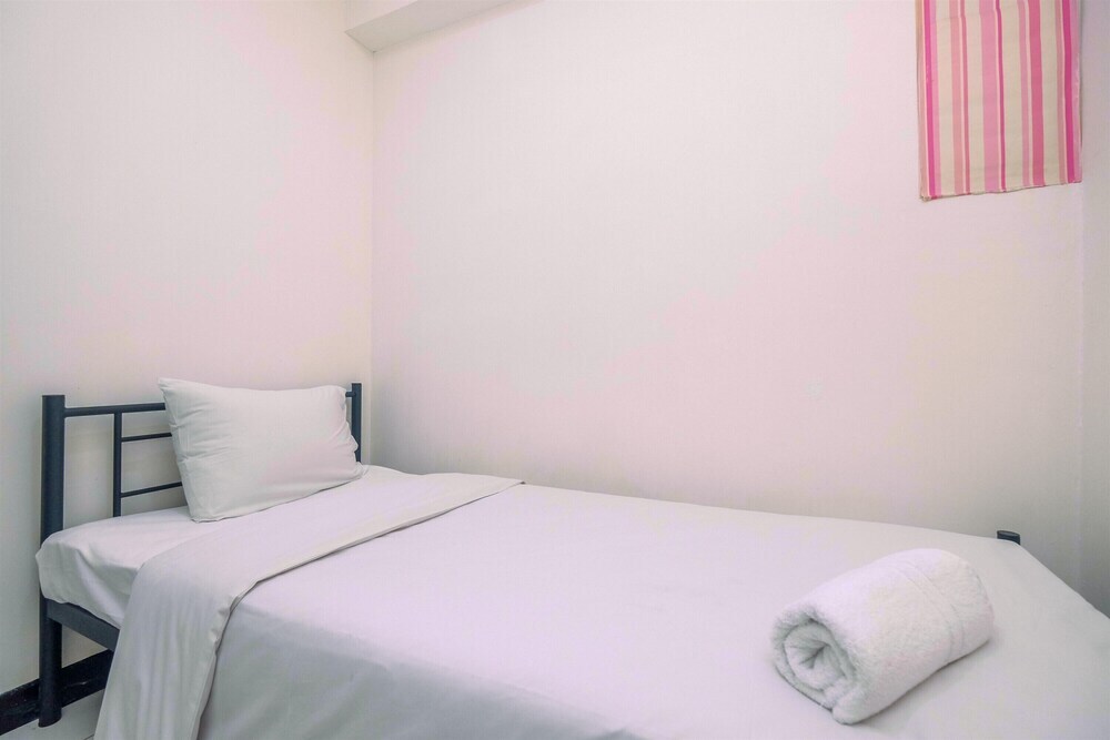 Джакарта: Fully Furnished with Comfortable Design 2BR Apartment Sentra Timur Residence