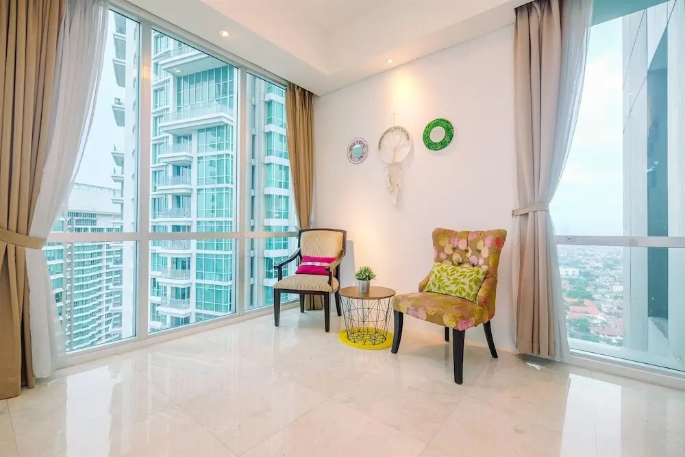 Джакарта: Luxurious 2BR Kemang Village Apartment