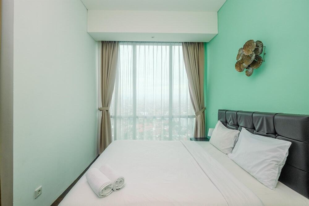 Джакарта: Luxurious 2BR Kemang Village Apartment