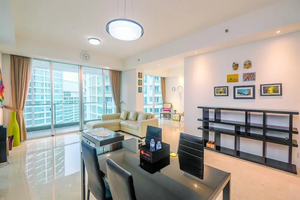 Джакарта: Luxurious 2BR Kemang Village Apartment