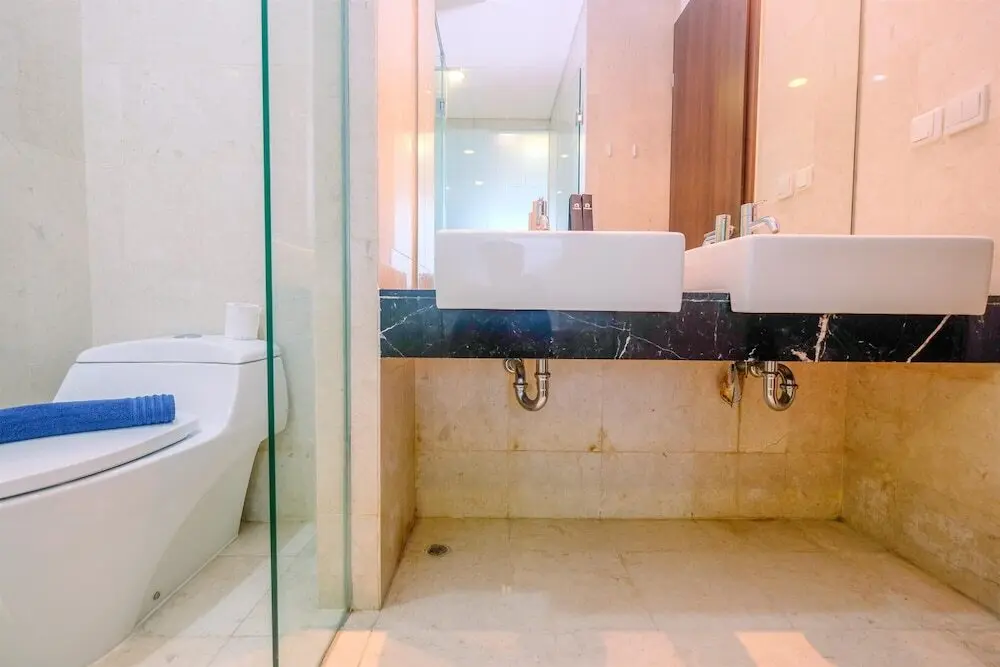 Джакарта: Luxurious 2BR Kemang Village Apartment