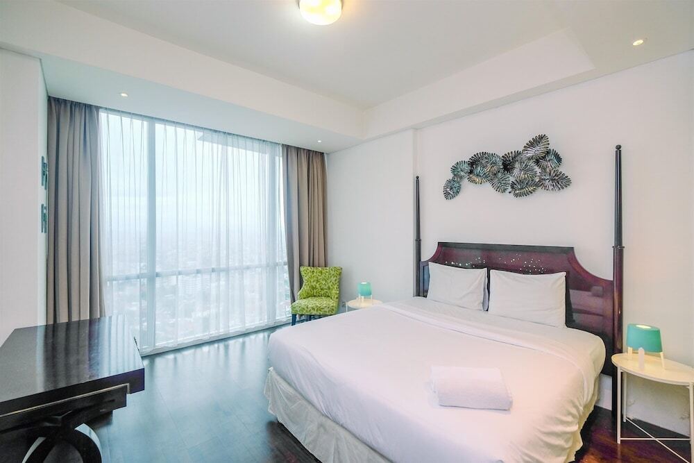 Джакарта: Luxurious 2BR Kemang Village Apartment