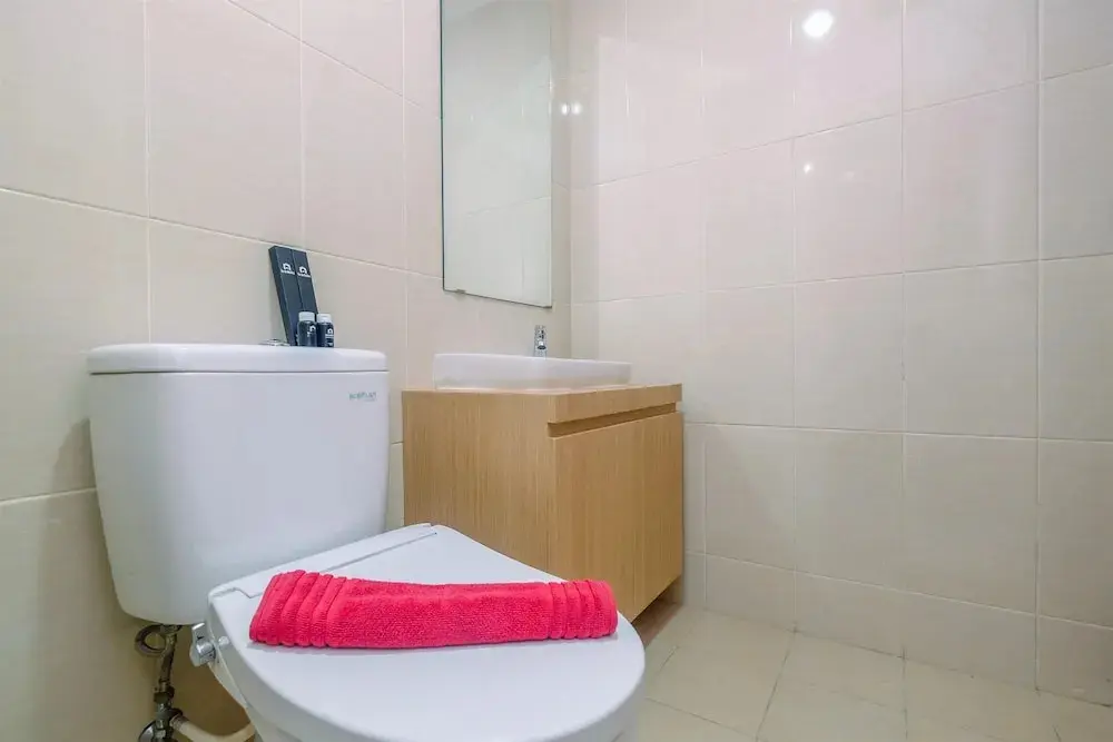 Чикаранг: Comfort Studio The Oasis Apartment near Waterboom Cikarang