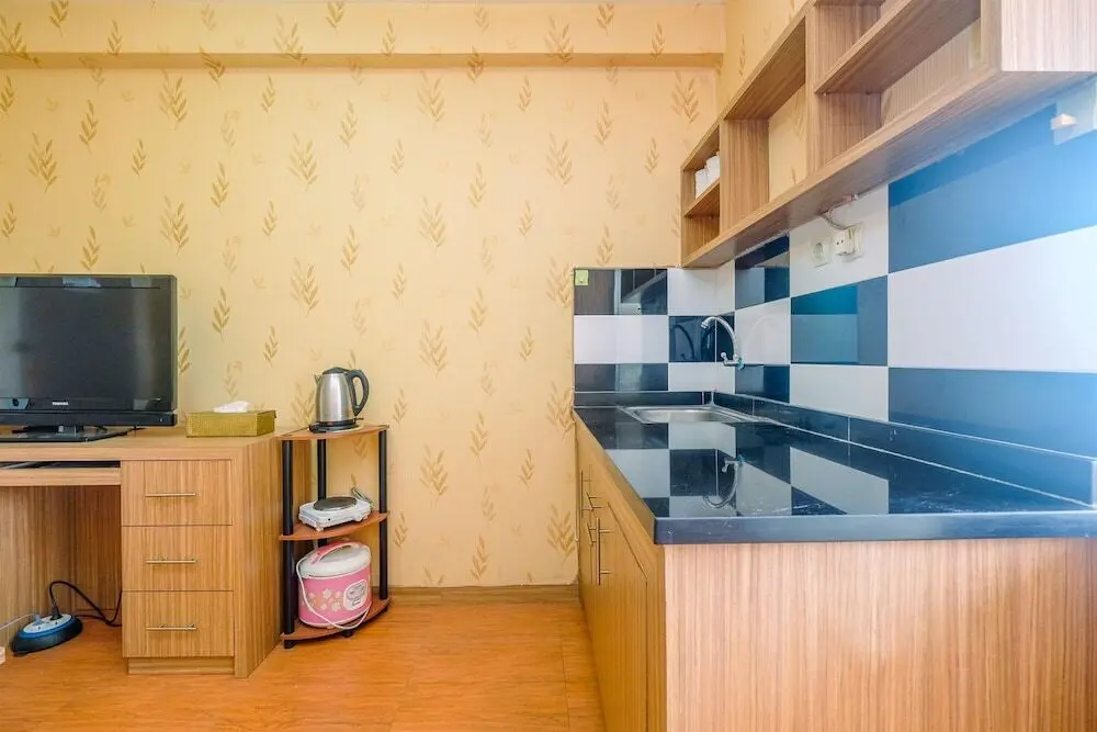 Джакарта: Spacious 1BR Cibubur Village Apartment