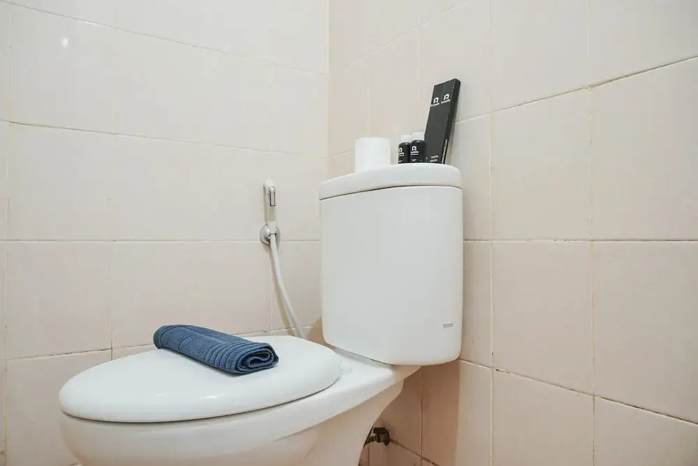Джакарта: Strategic and Simply Studio Sunter Park View Apartment