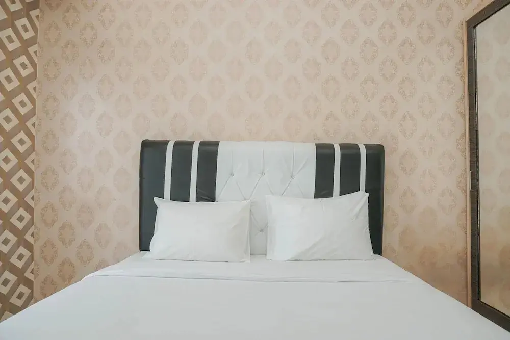 Джакарта: Strategic and Simply Studio Sunter Park View Apartment