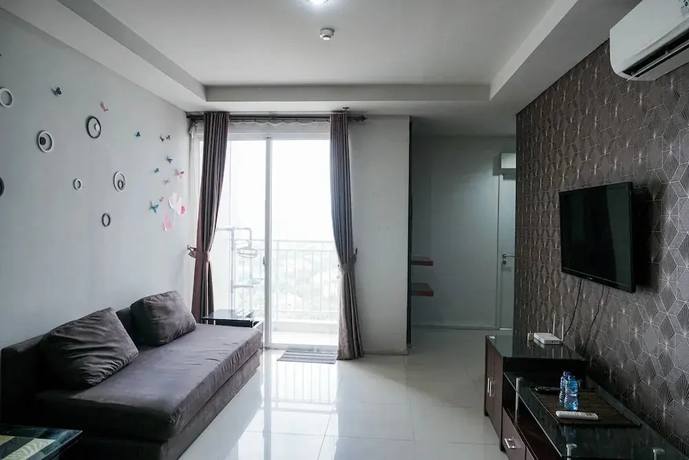 Джакарта: Elegant 2BR Apartment with Working Room The Lavande Residences