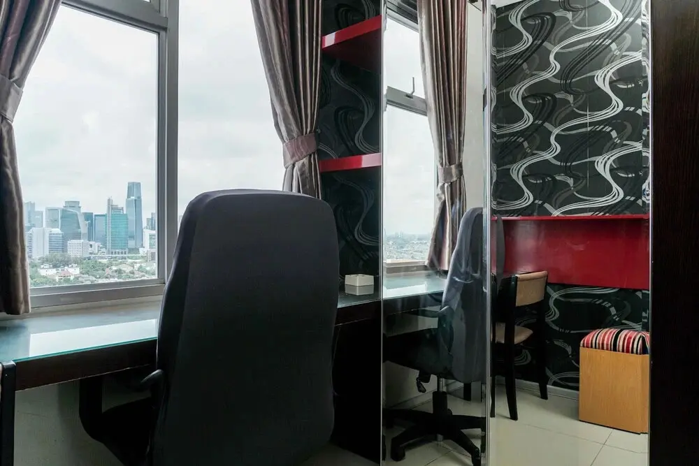 Джакарта: Elegant 2BR Apartment with Working Room The Lavande Residences