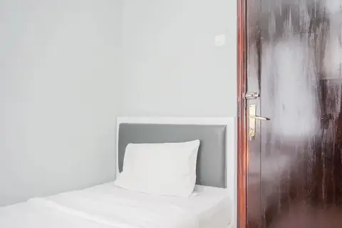 Highest Value 3BR Kondominium Golf Karawaci Apartment — фото 1