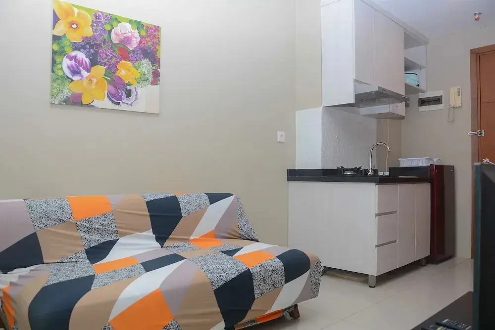 Джакарта: Warm and Cozy 2BR Apartment Woodland Park Residence