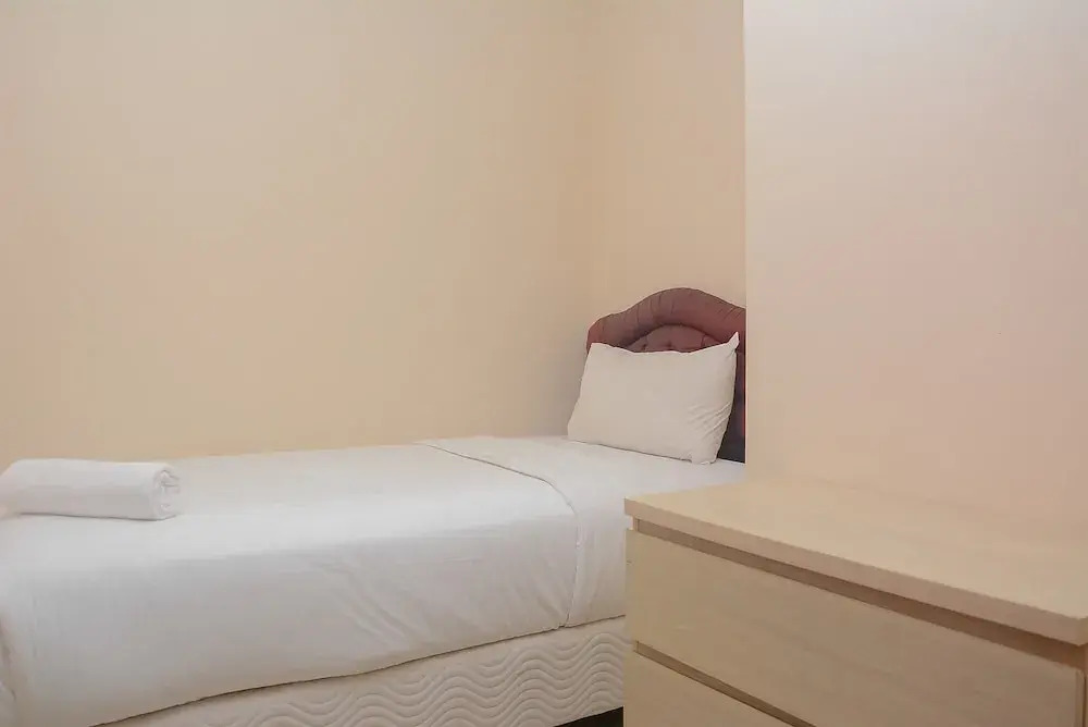 Джакарта: Warm and Cozy 2BR Apartment Woodland Park Residence