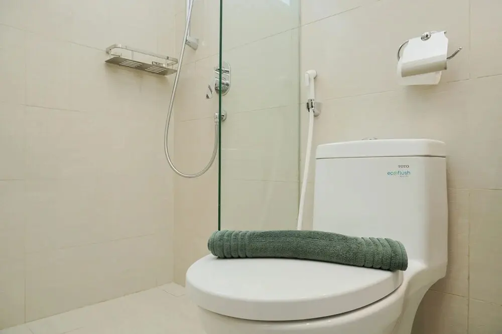 Джакарта: New Furnished and Homey 3BR Green Sedayu Apartment