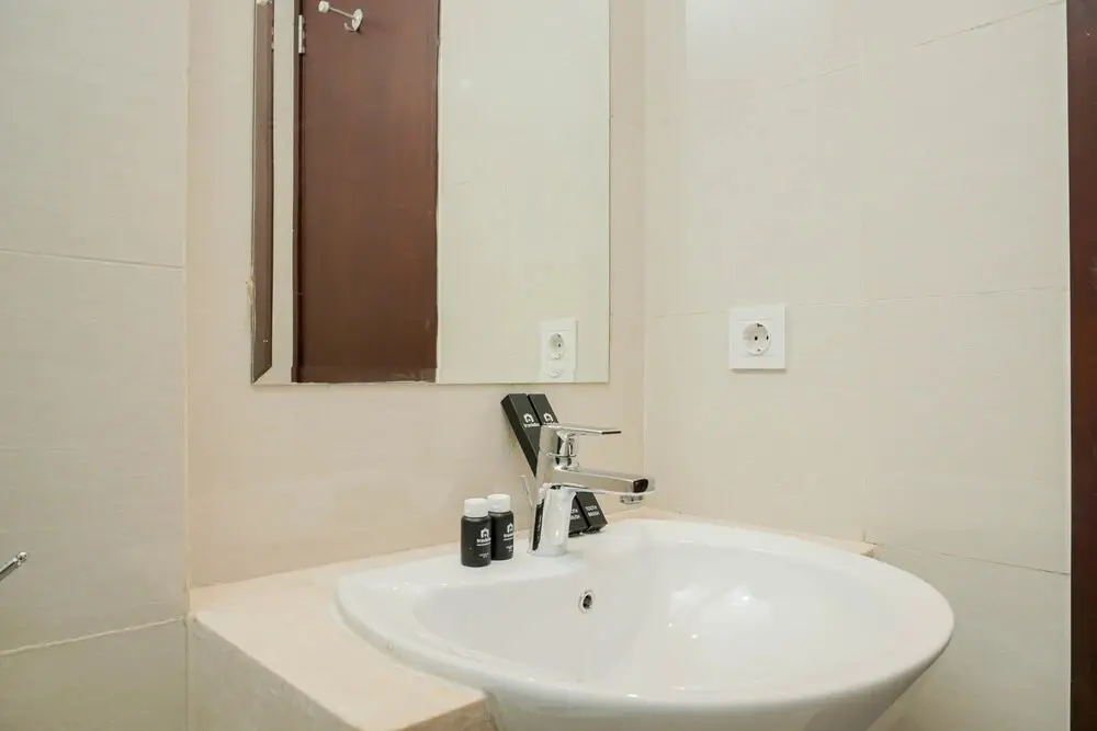 Джакарта: New Furnished and Homey 3BR Green Sedayu Apartment