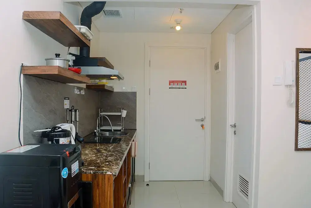 Джакарта: Comfy and Minimalist Studio Kebayoran Icon Apartment