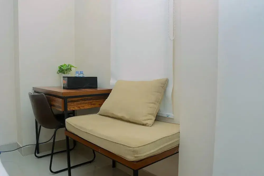 Джакарта: Comfy and Minimalist Studio Kebayoran Icon Apartment