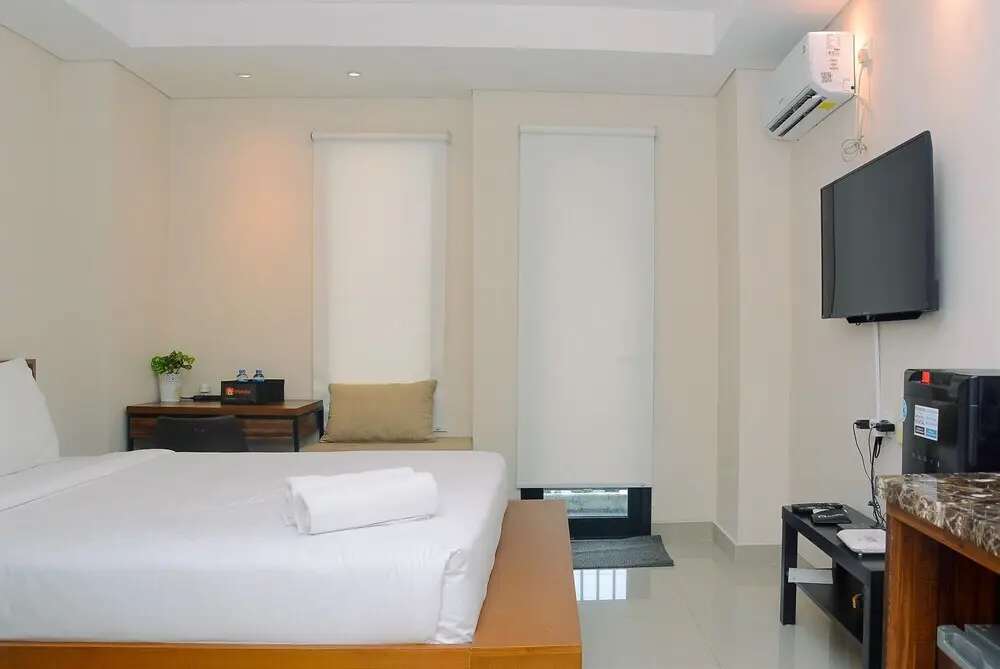 Джакарта: Comfy and Minimalist Studio Kebayoran Icon Apartment