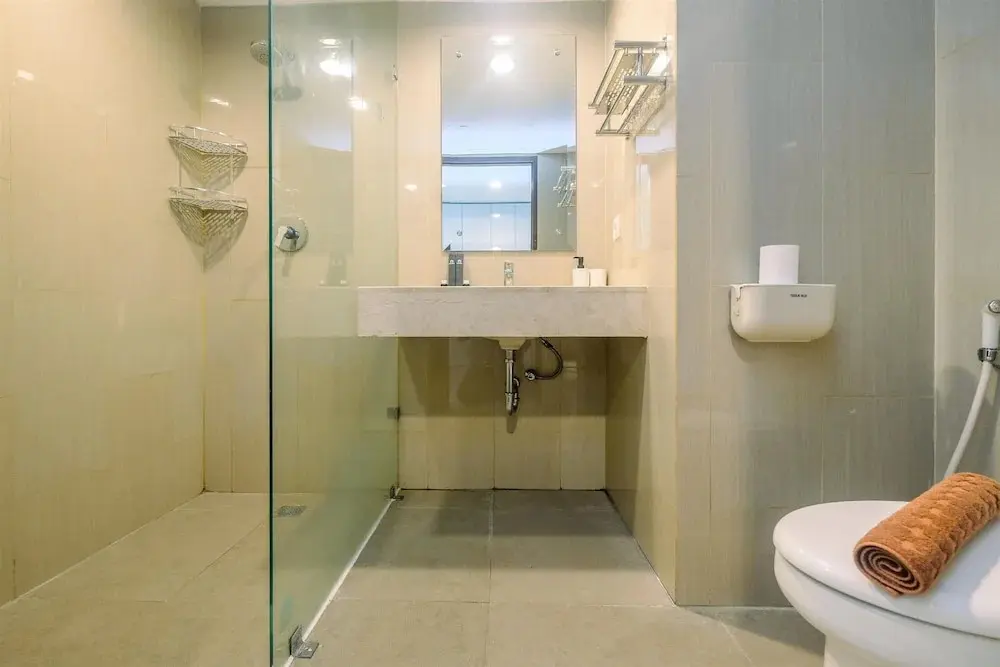 Джакарта: Brand New Studio Apartment at H Residence