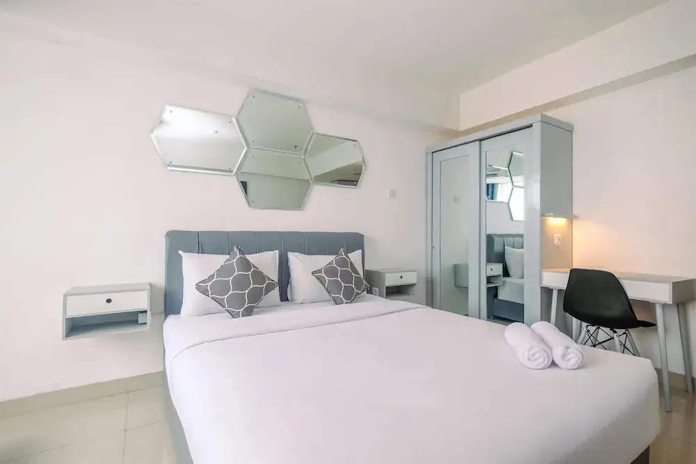 Джакарта: Brand New Studio Apartment at H Residence