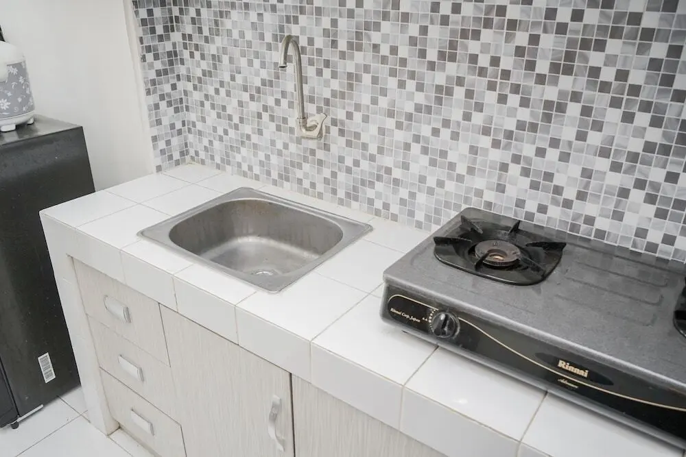 Южный Тангеранг: Fully Furnished Studio Easton Park Apartment