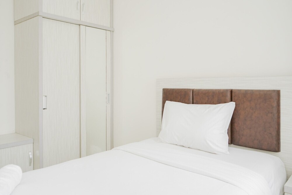Южный Тангеранг: Fully Furnished Studio Easton Park Apartment