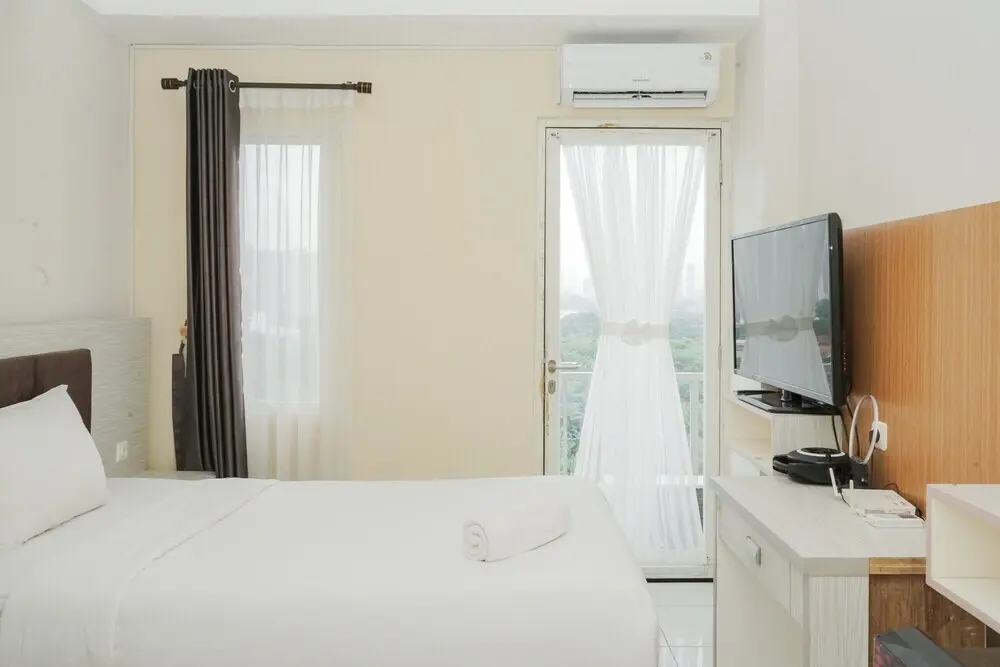 Южный Тангеранг: Fully Furnished Studio Easton Park Apartment