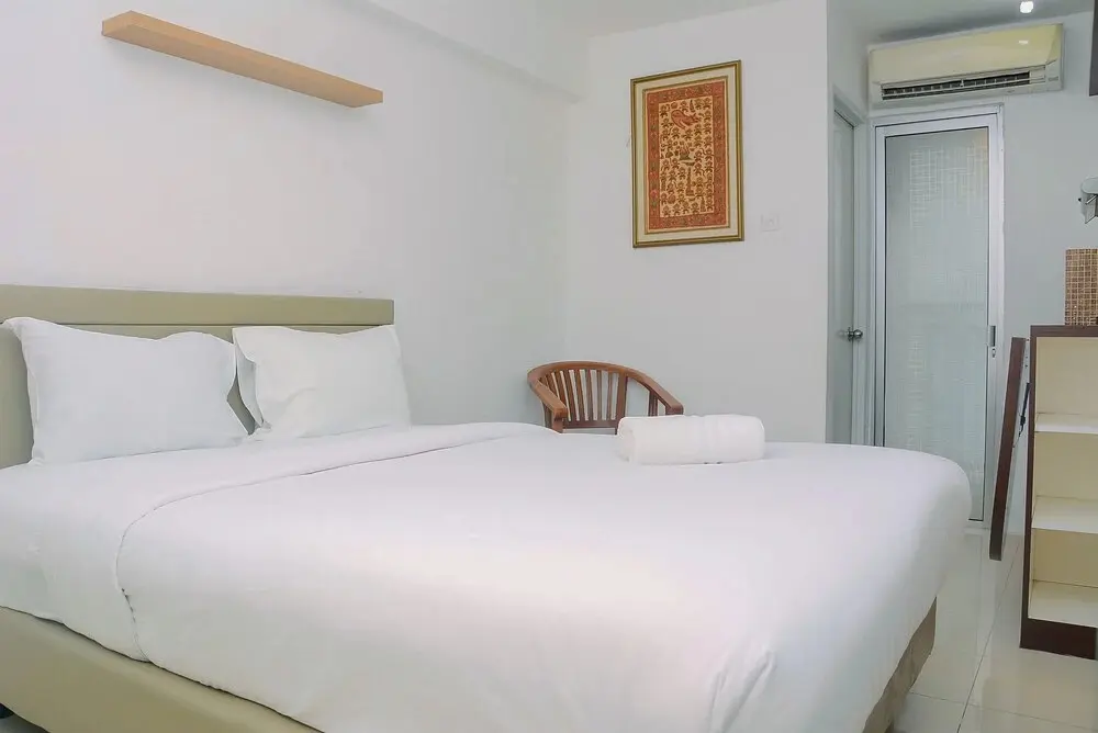 Джакарта: Comfort and Minimalist Studio Bassura City Apartment