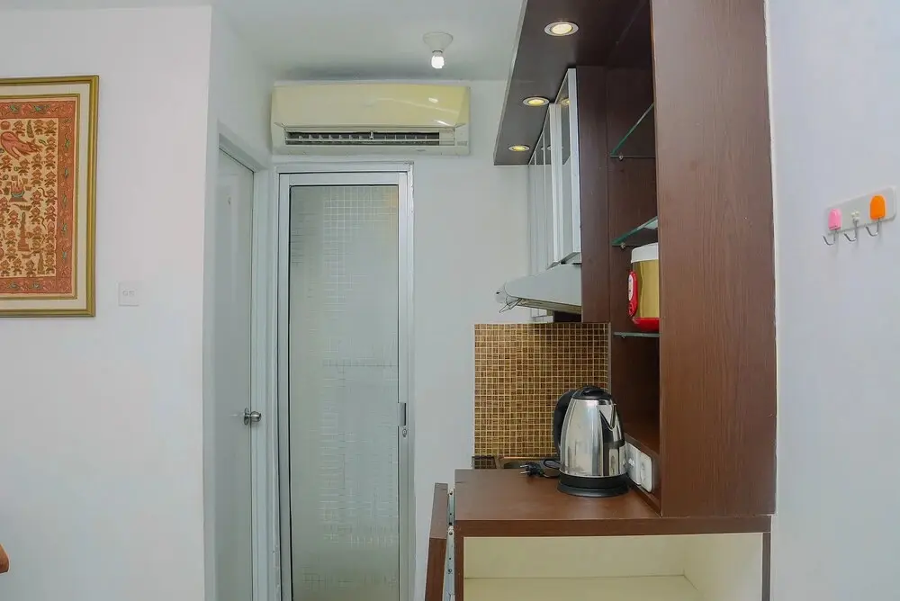 Джакарта: Comfort and Minimalist Studio Bassura City Apartment