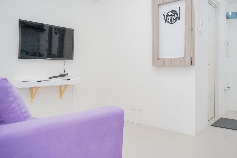 New Furnished and Homey 1BR at Silk Town Apartment — фото 1