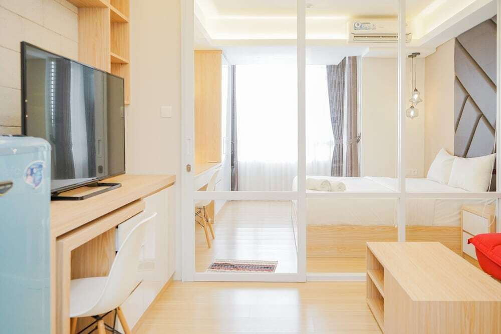 Тангеранг: Comfy and Cozy Stay 1BR at Skandinavia Apartment