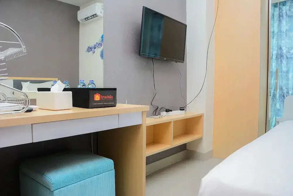 Бекаси: Cozy Stay 1BR at Grand Kamala Lagoon Apartment
