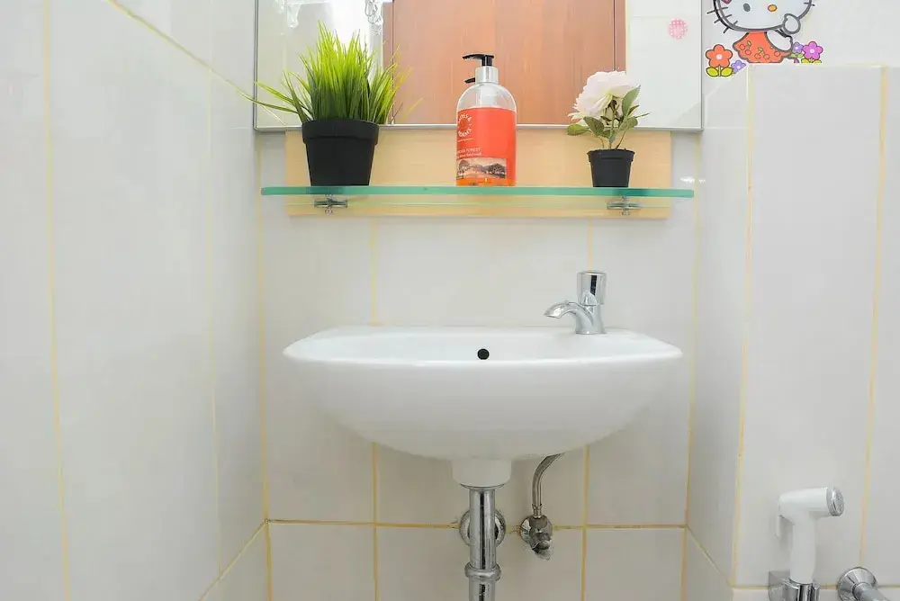 Бекаси: Cozy Stay 1BR at Grand Kamala Lagoon Apartment