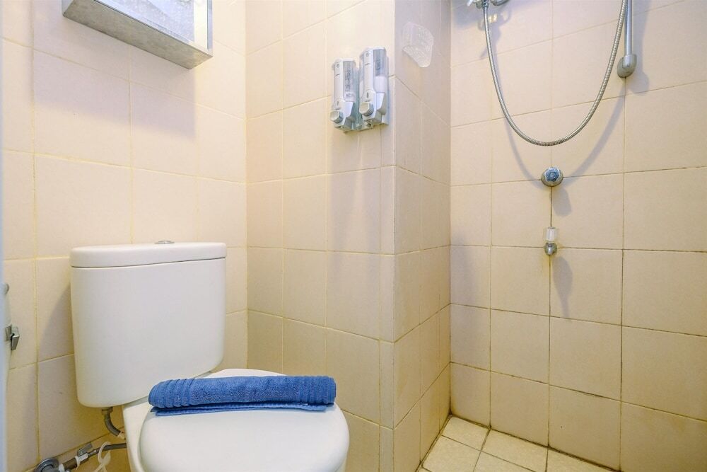 Южный Тангеранг: Cozy and Best Studio Room Serpong Greenview Apartment