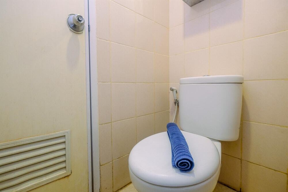 Южный Тангеранг: Cozy and Best Studio Room Serpong Greenview Apartment
