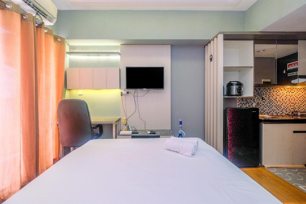 Южный Тангеранг: Cozy and Best Studio Room Serpong Greenview Apartment