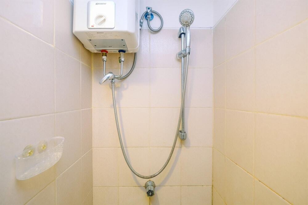 Южный Тангеранг: Cozy and Best Studio Room Serpong Greenview Apartment