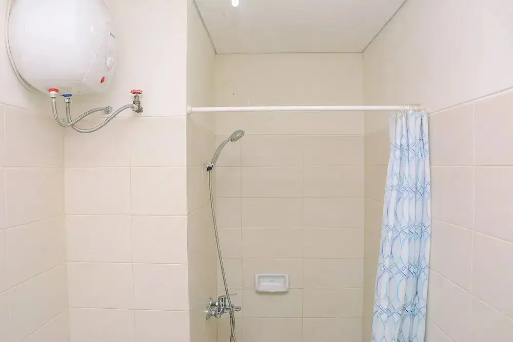 Джакарта: Comfort 1BR Apartment Woodland Park Residence