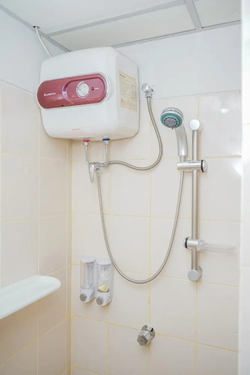 Южный Тангеранг: Modern Comfy 2BR Serpong Greenview Apartment