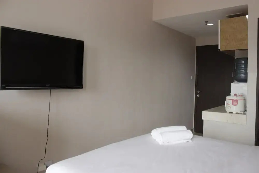 Бандунг: Comfy Studio Room at Mekarwangi Square Apartment Cibaduyut