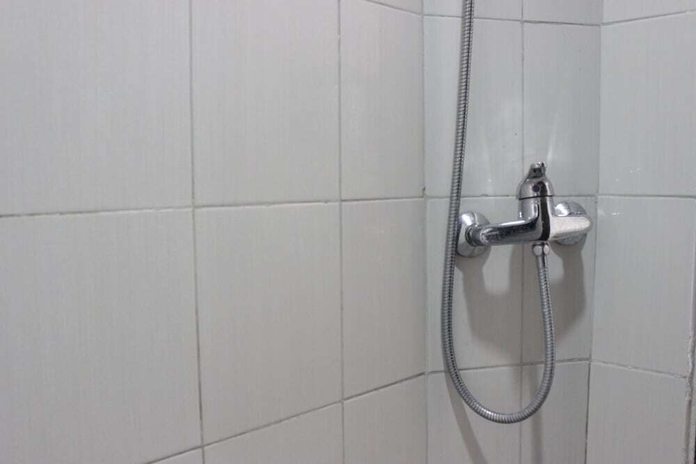 Бандунг: Comfy Studio Room at Mekarwangi Square Apartment Cibaduyut