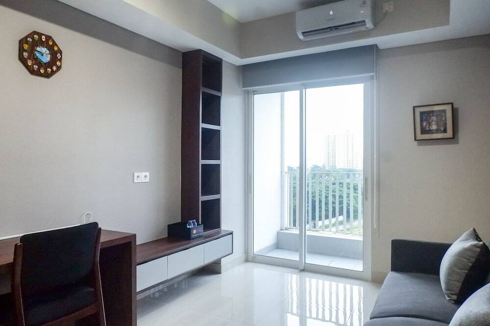 Сурабая: Classy 1BR Apartment with Pool View at Grand Sungkono Lagoon