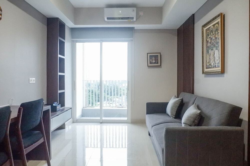 Сурабая: Classy 1BR Apartment with Pool View at Grand Sungkono Lagoon