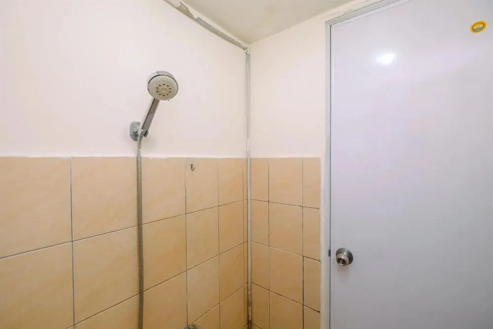Джакарта: Comfort Green Pramuka 2BR Apartment