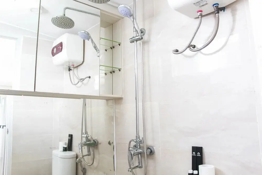 Джакарта: Comfort 2BR Bassura City Apartment near Shopping Center