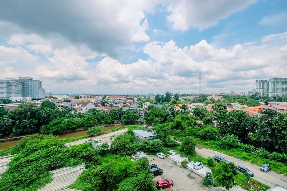 Джакарта: Homey 2BR with City View Pancoran Riverside Apartment