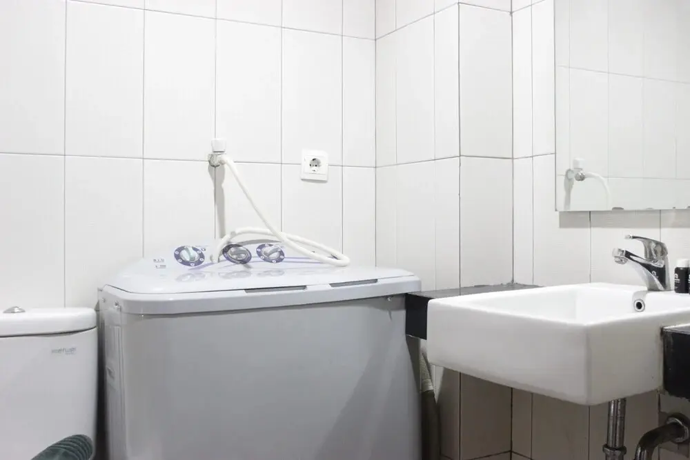 Бандунг: Bright Studio Room at Dago Suites Apartment near ITB
