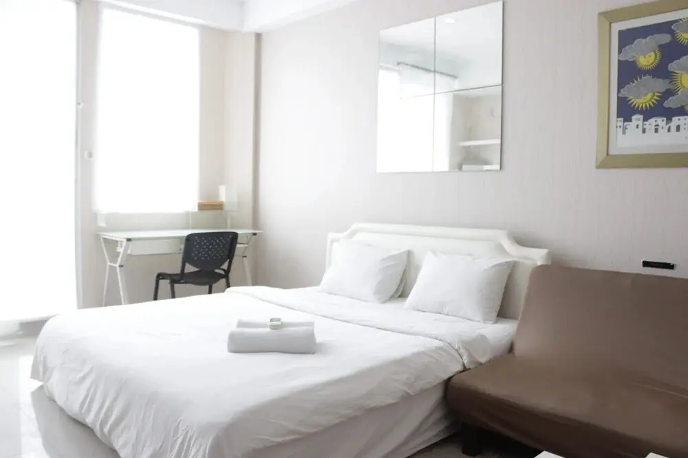 Бандунг: Bright Studio Room at Dago Suites Apartment near ITB